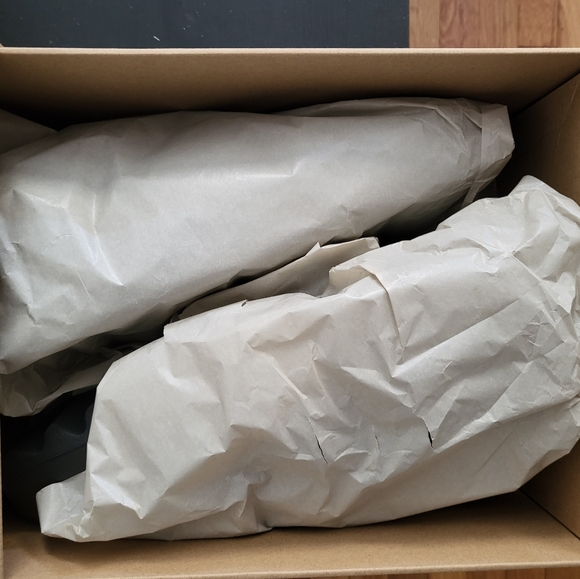 Yeezy Onyx Slides 100% Authentic - Picture 4 of 7